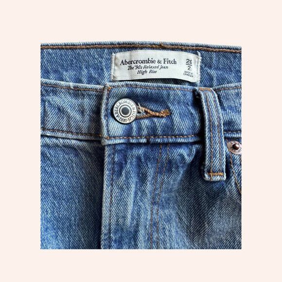 Abercrombie The 90's Relaxed Jean High Rise - Picture 3 of 3